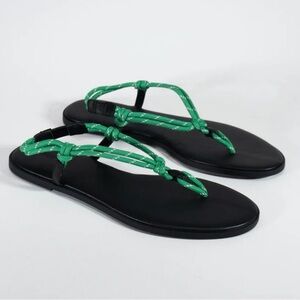 NWT Forever 21 Braided Strap Faux Leather Flip Flops  Black & Green Size 8